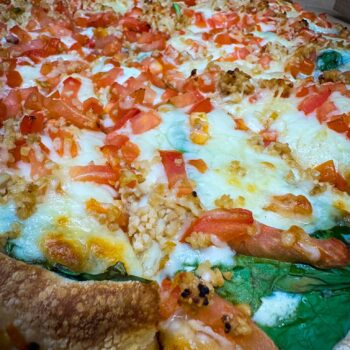 pizza-at-cobb-mountain-pizza-in-cobb-ca